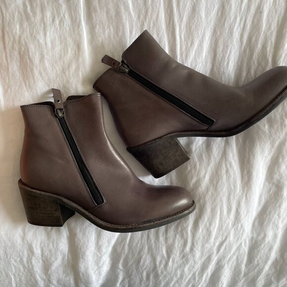 AGL Attilio Giusti Leombruni Women's Ella Booties (sz 8) - Picture 3 of 11